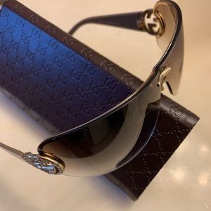 Gucci shield sunglasses (Authentic)